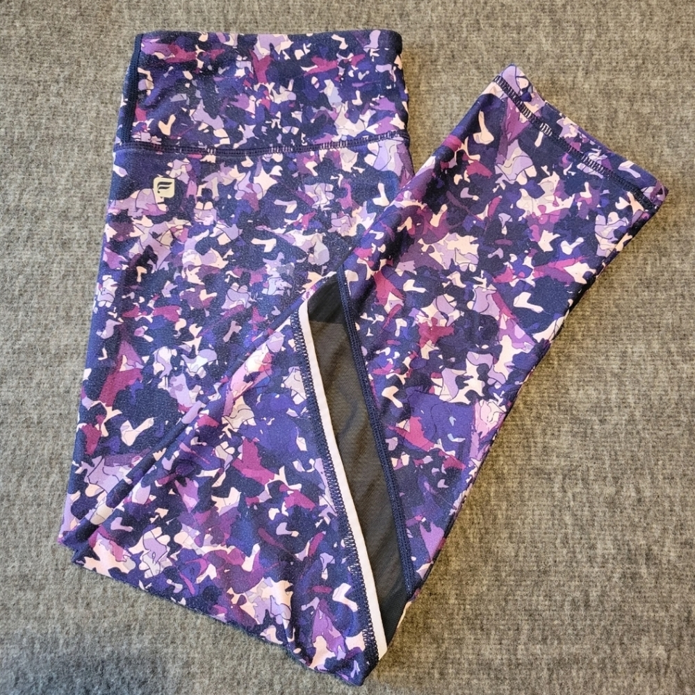 Fabletics Debbie Reflective Capri Legging